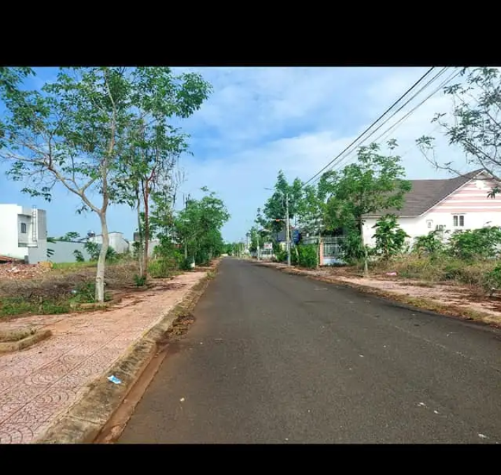 Bán đất phường Tân Phú giá 2tỷ300 dt 10×24×100%tc