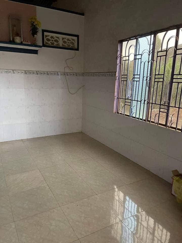 Bán nhà phường An Lộc giá 950tr dt 5*30*40tc