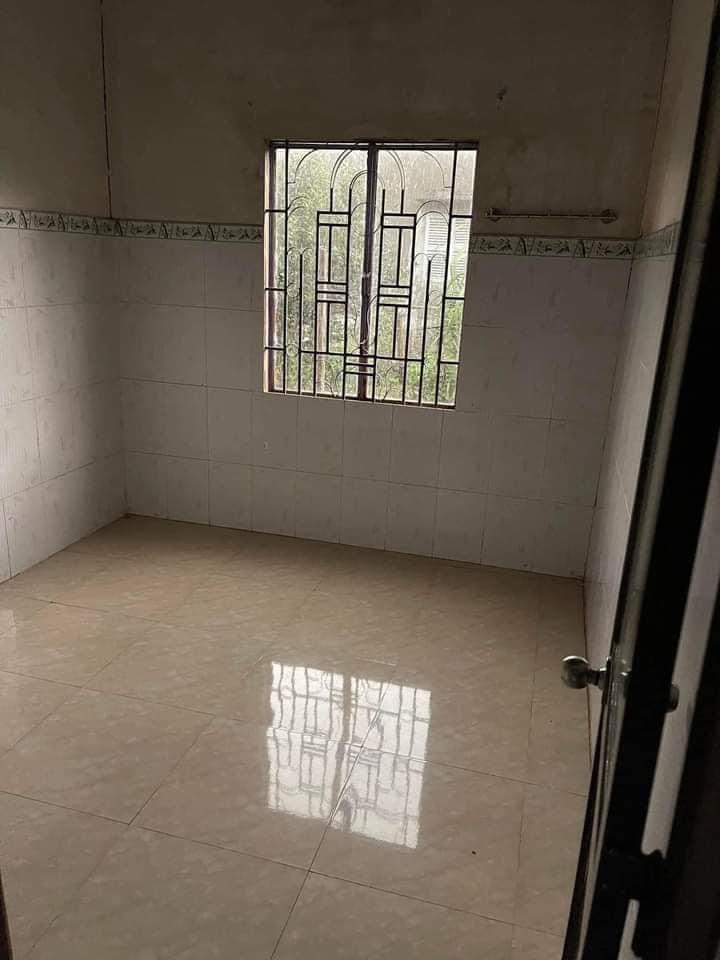 Bán nhà phường An Lộc giá 950tr dt 5*30*40tc