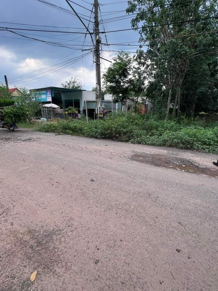 Bán đất phường Minh Thành giá 620tr dt 6x40x150 tc