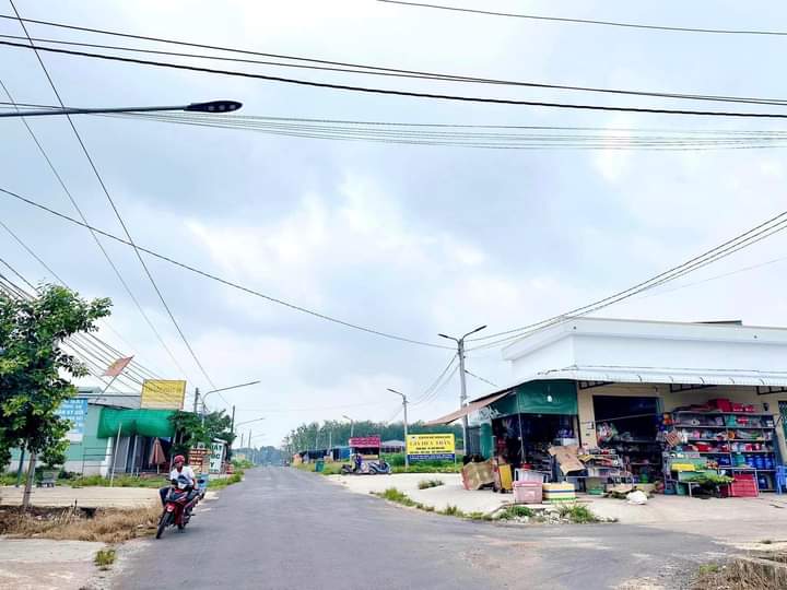 Bán đất phường Minh Thành gía 800tr dt 5x40x100 tc