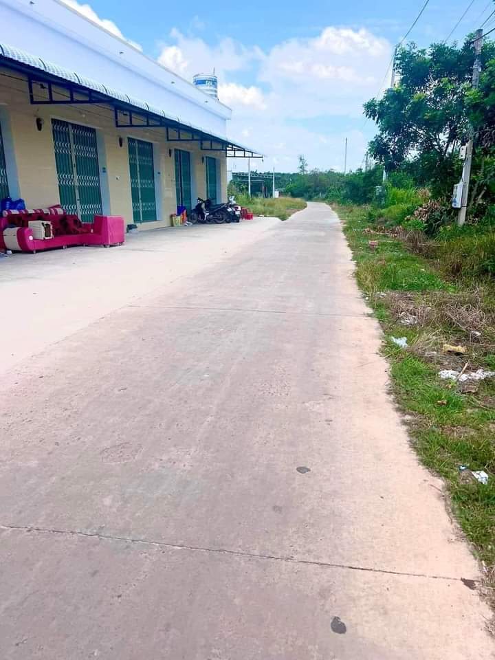 Bán đất kp5 phường Minh Thành giá 800tr dt 5x40x100 tc