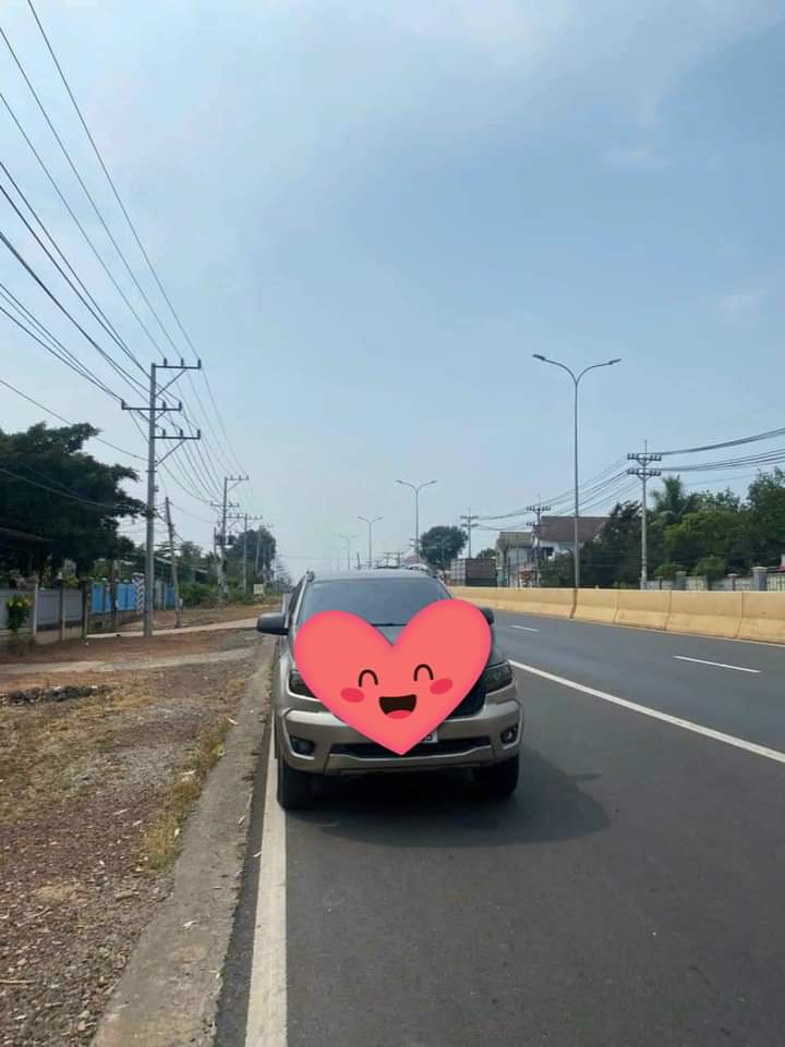 Bán đất Lai Hưng giá 3tỉ950 dt 10*85*100tc