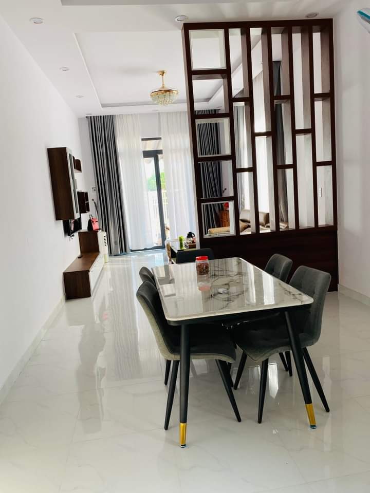 Bán nhà phường Tân Xuân giá 1tỷ6 dt 5×42×50tc