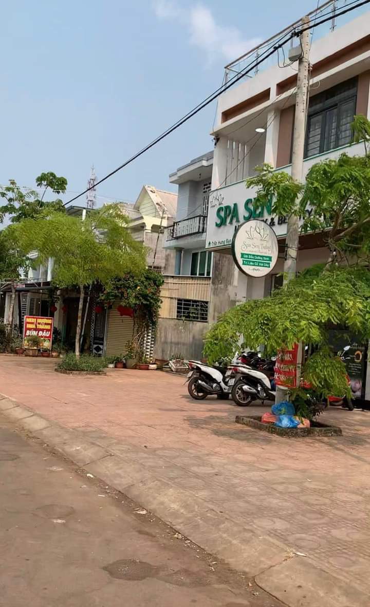 Bán đất phường Tân Phú giá 7tỷ dt 6×22×full tc