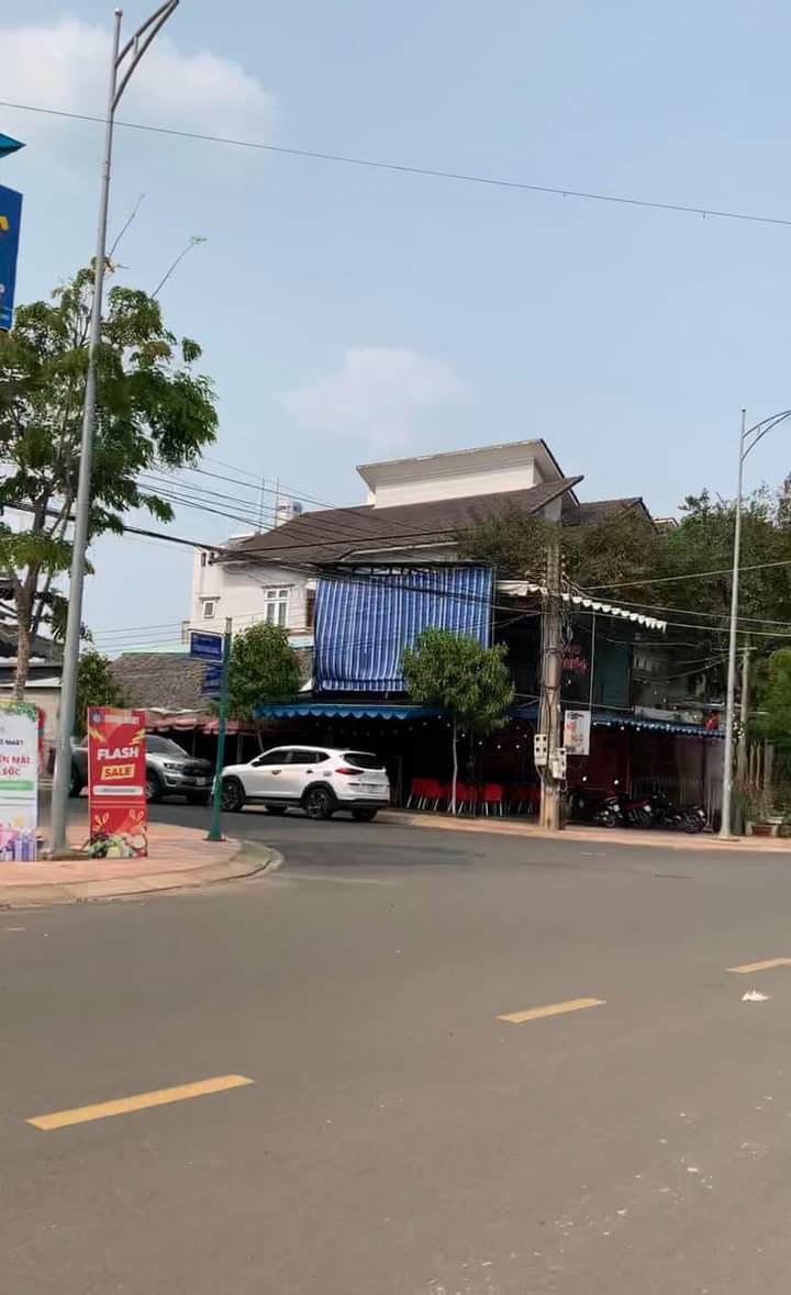 Bán đất phường Tân Phú giá 7tỷ dt 6×22×full tc