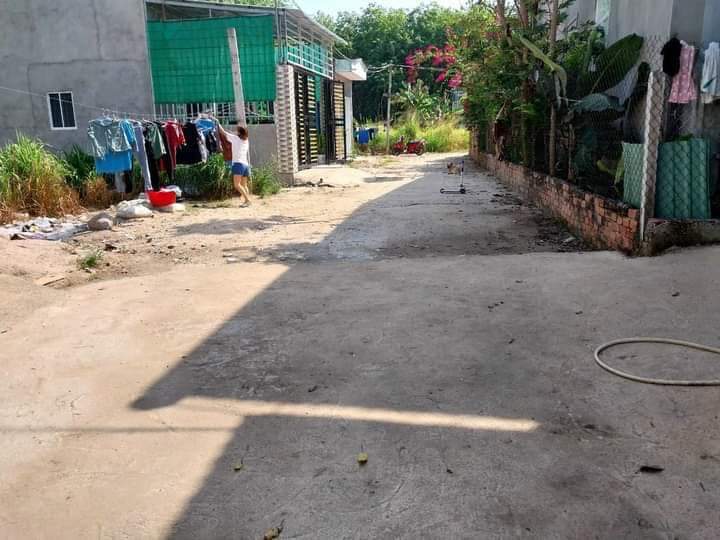 Bán đất Lai Uyên giá 920tr dt 5*21*80tc