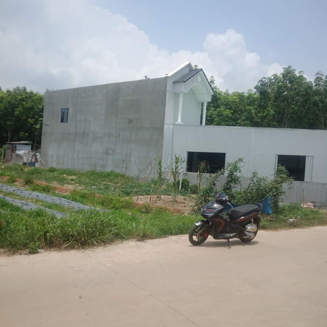 Bán đất Lai Uyên giá 2tỉ dt 10*56*84tc