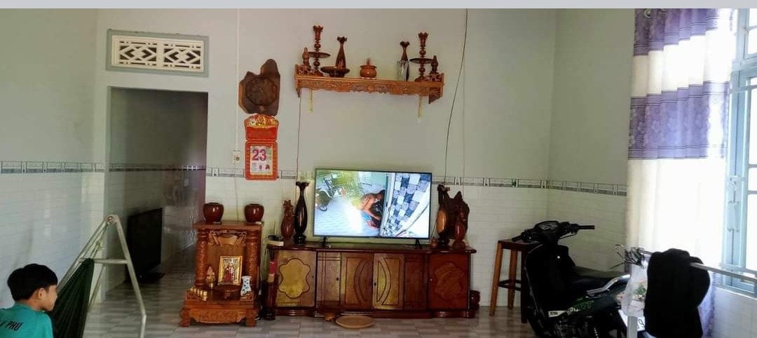 Bán đất xã Tân Tiến dt 10*60*100tc giá 700tr