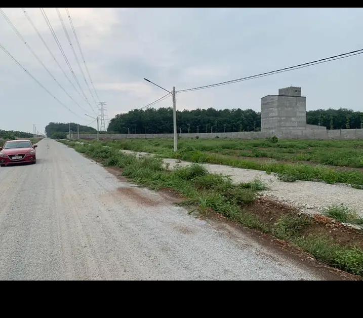 Bán đất xã Thuận Lợi giá 390tr dt 250m2×100m2 tc