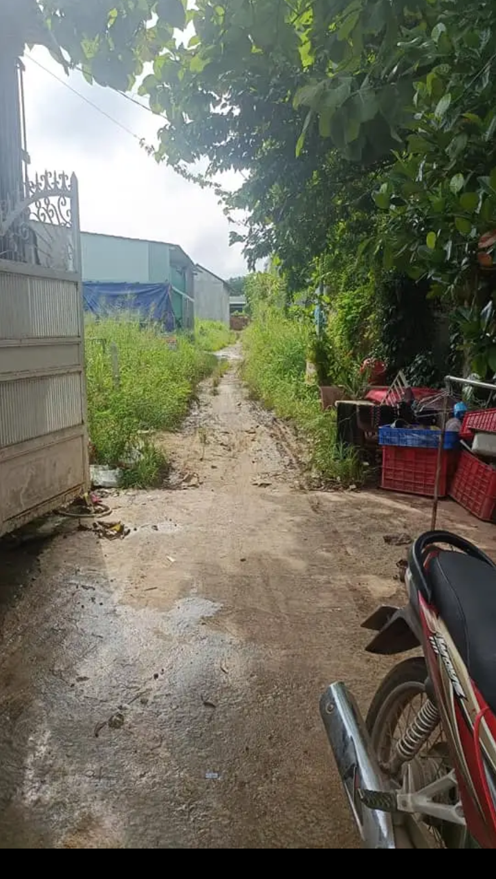 Bán đất phường Tân Phú giá 750tr dt 7×15×40tc