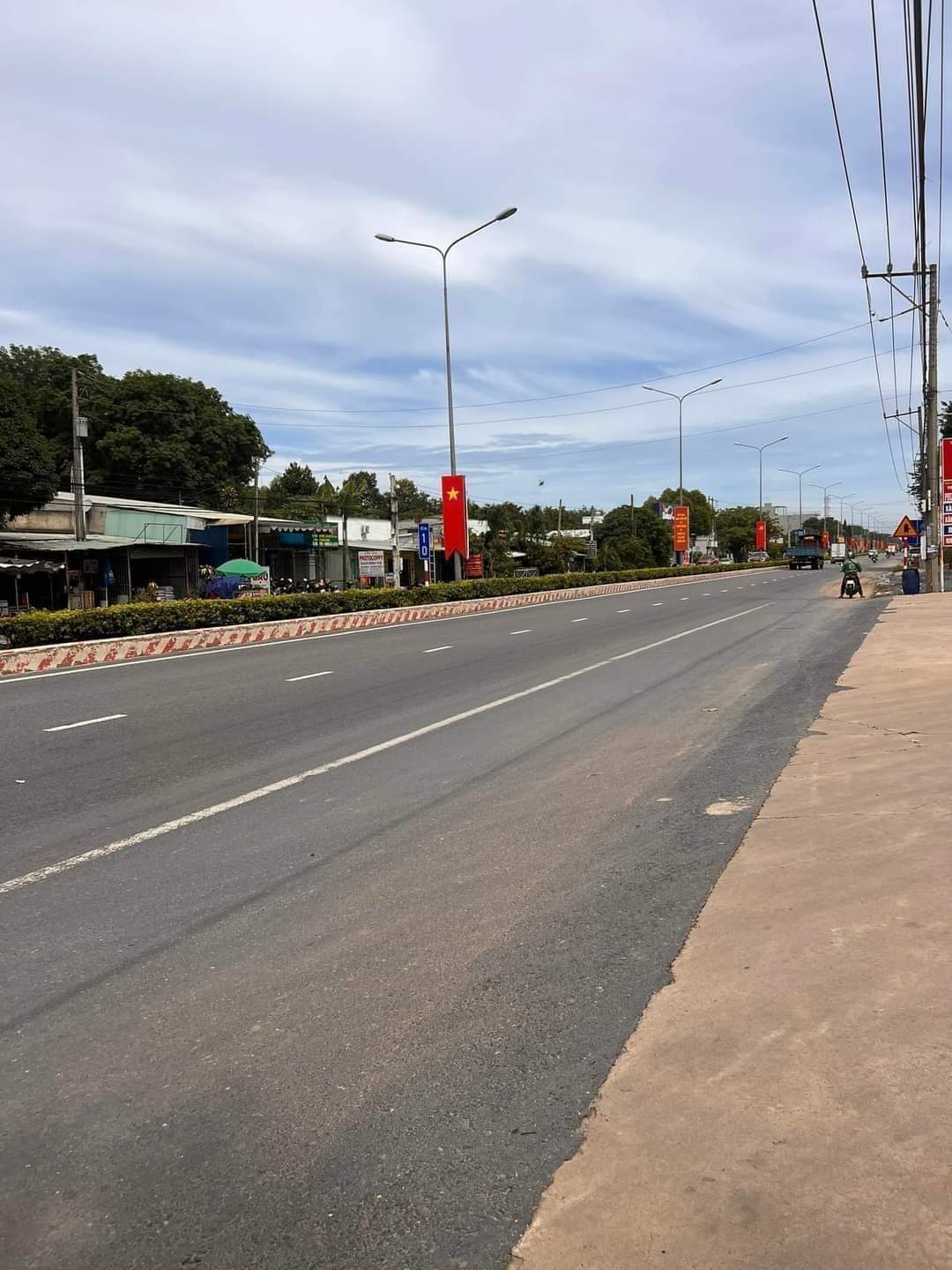 Bán đất Phú An giá 3tỉ1 dt 5*70