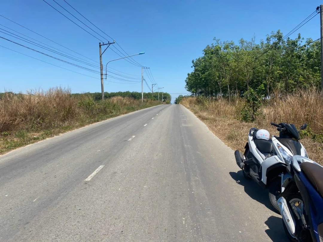 Bán đất Long Nguyên giá 2tỉ1 dt 12*90