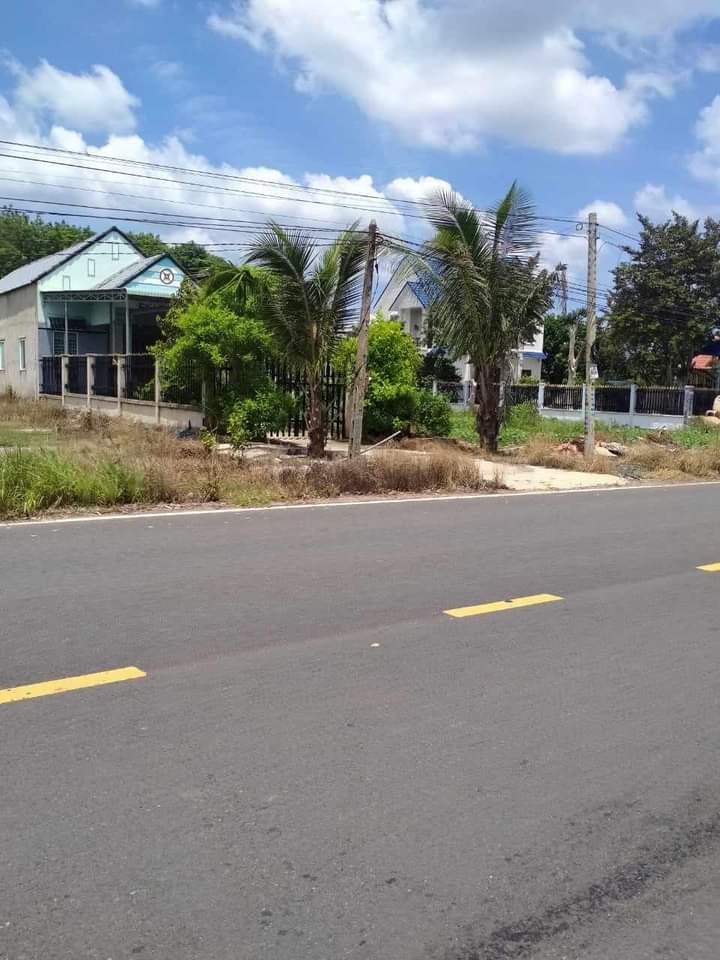 Bán đất phường Minh Hưng giá 2 tỷ dt 6,5x70x100 tc