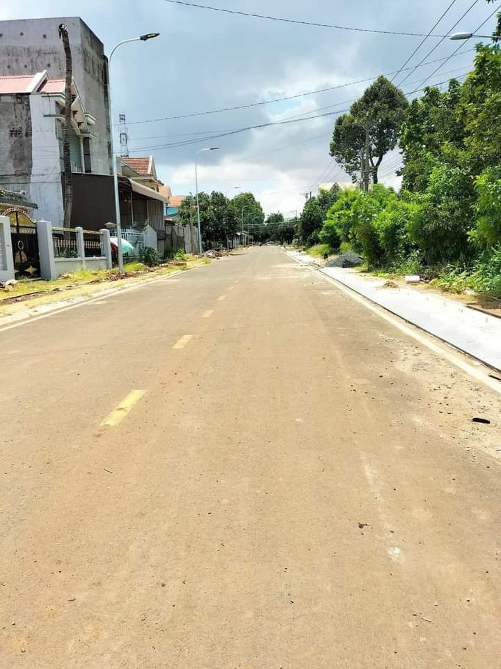 Bán đất phường Long Thủy giá 1tỷ4 dt 5×30×100%tc