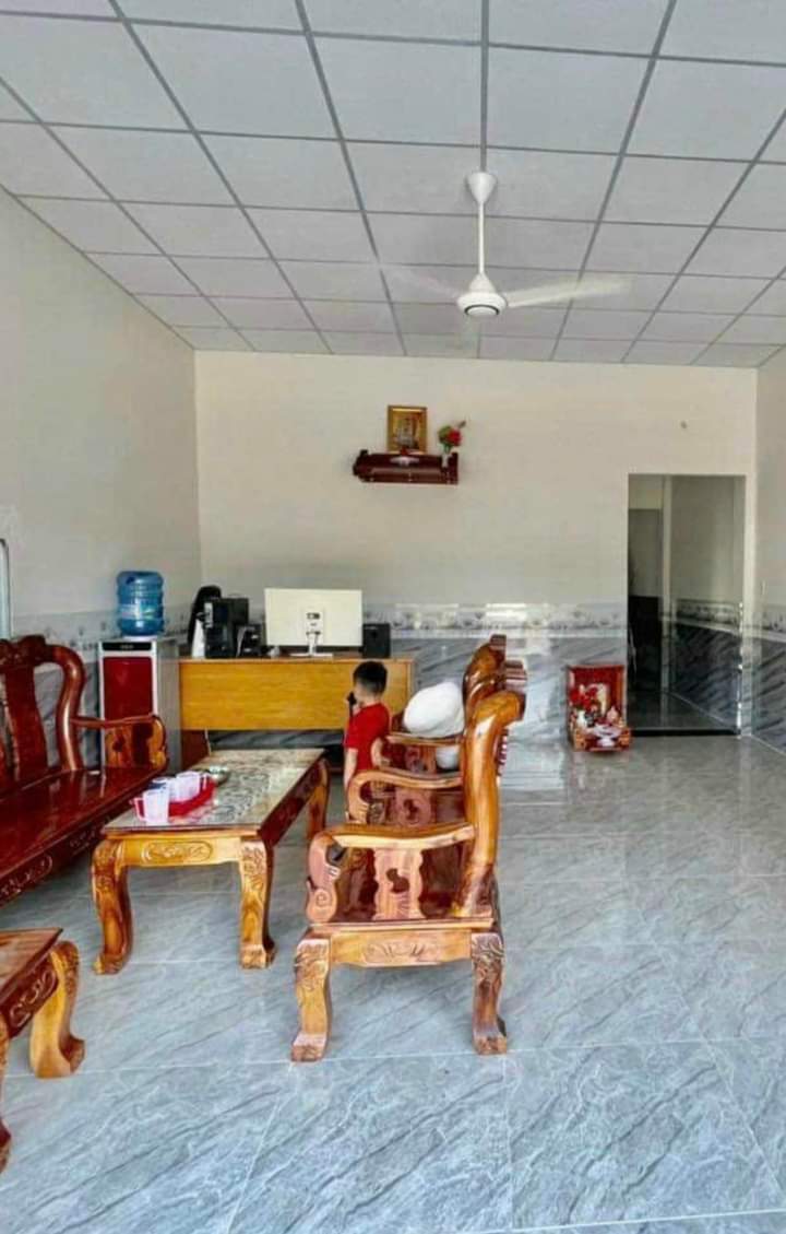 Bán đất xã Minh Thắng giá 920tr dt 5x37x100 tc