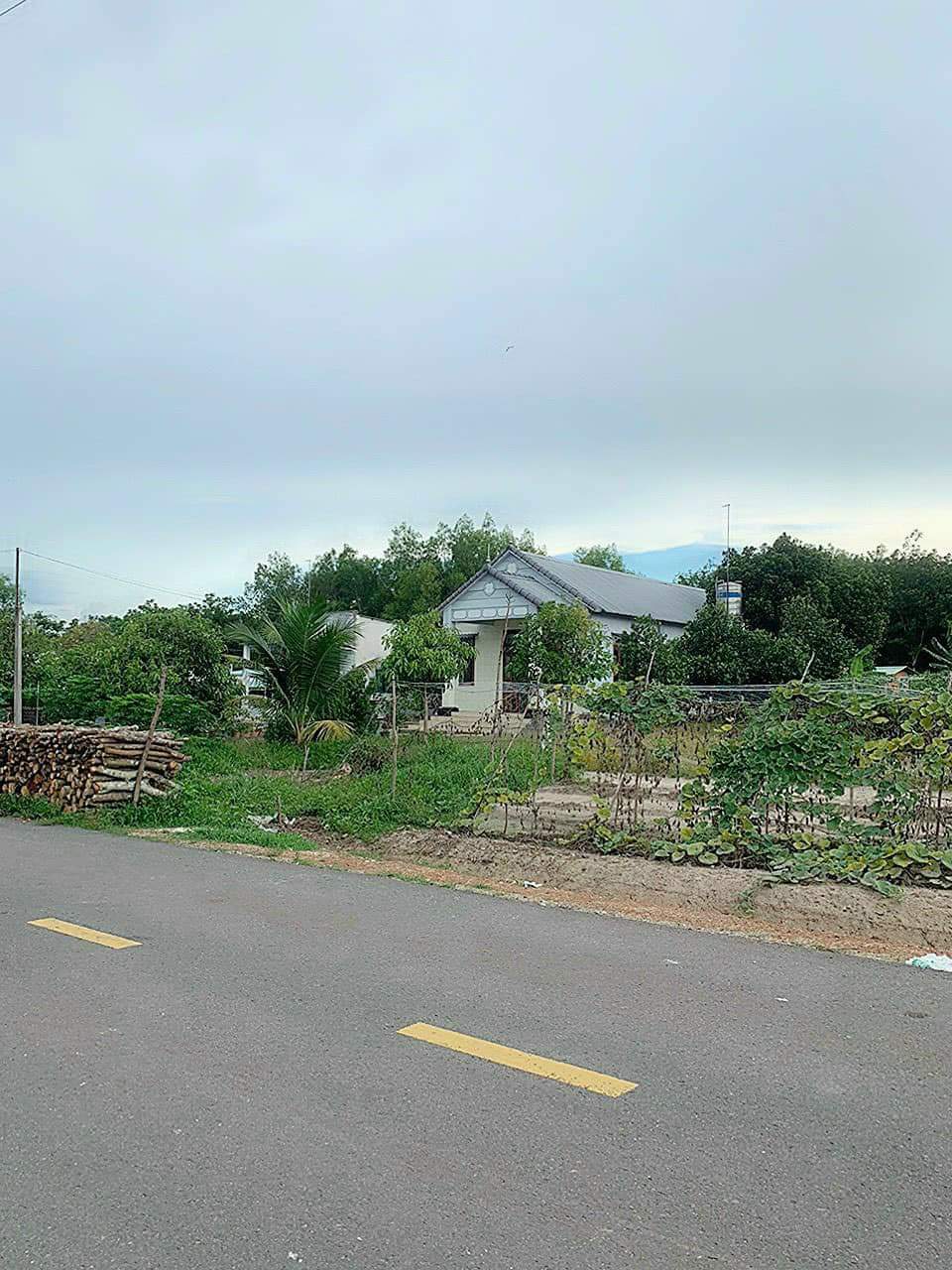 Bán đất Long Nguyên giá 820tr dt 5*27*100tc