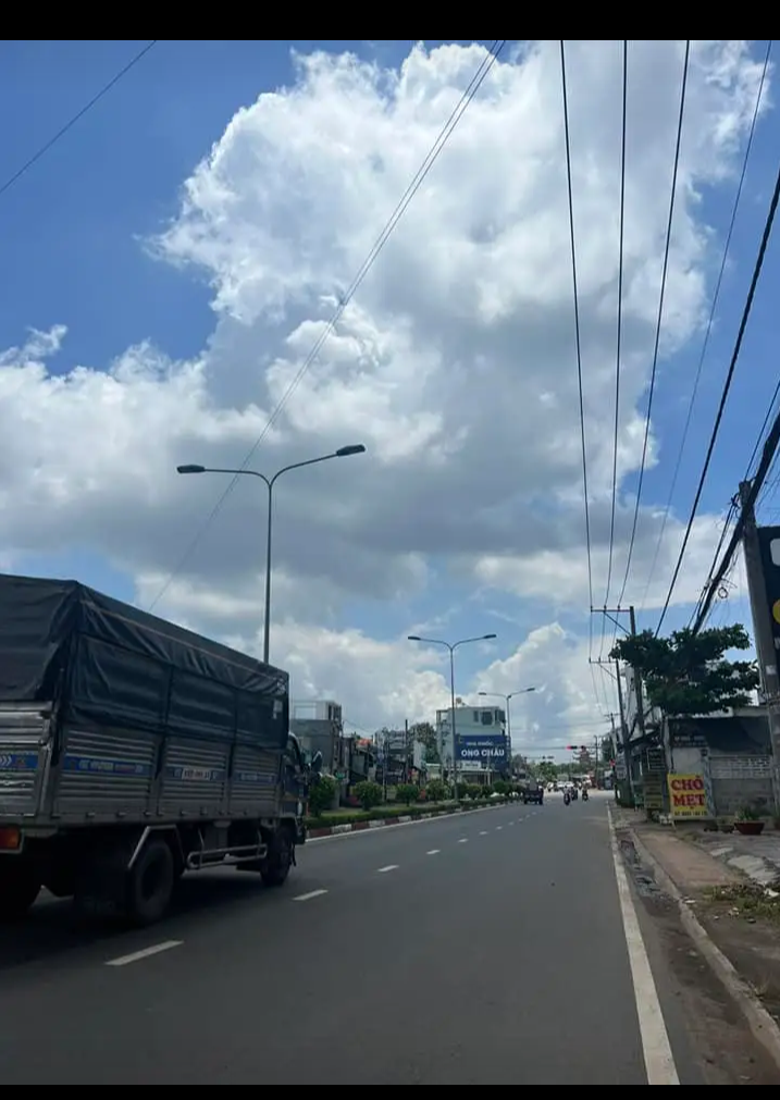 Bán đất phường Tân Xuân giá 3tỷ3 dt 5,5×45×full tc