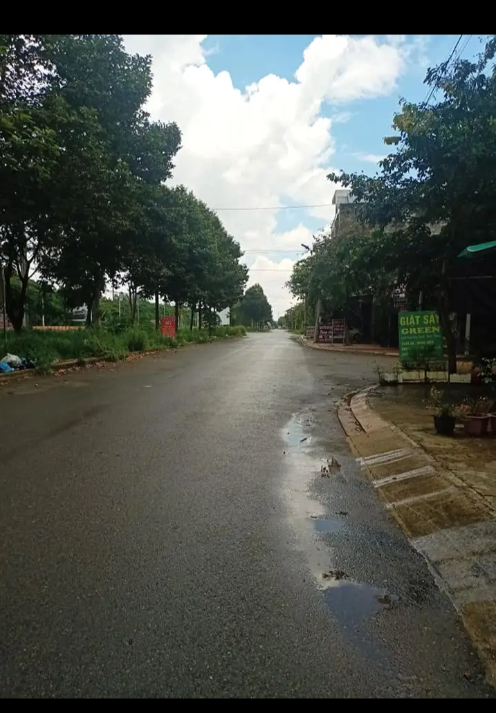 Bán đất tt Tân Phú giá 2tỷ5 dt 6×20×full tc