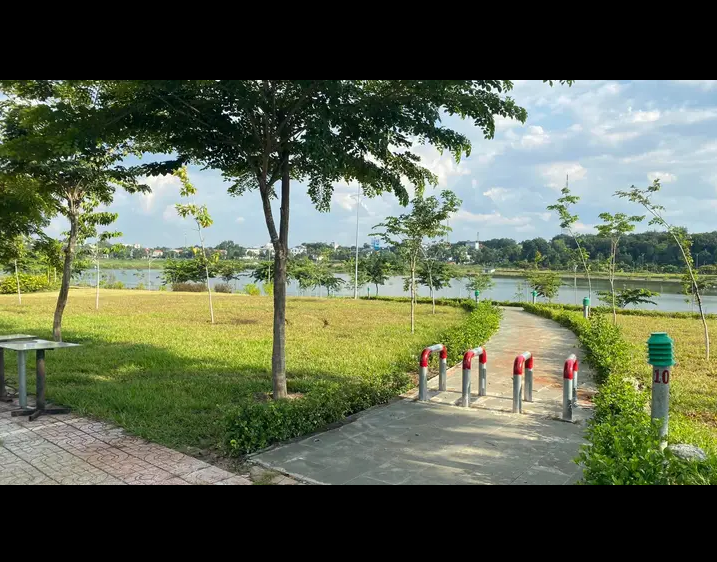Bán đất phường Tân Phú giá 4tỷ900 dt 6×26×100%tc