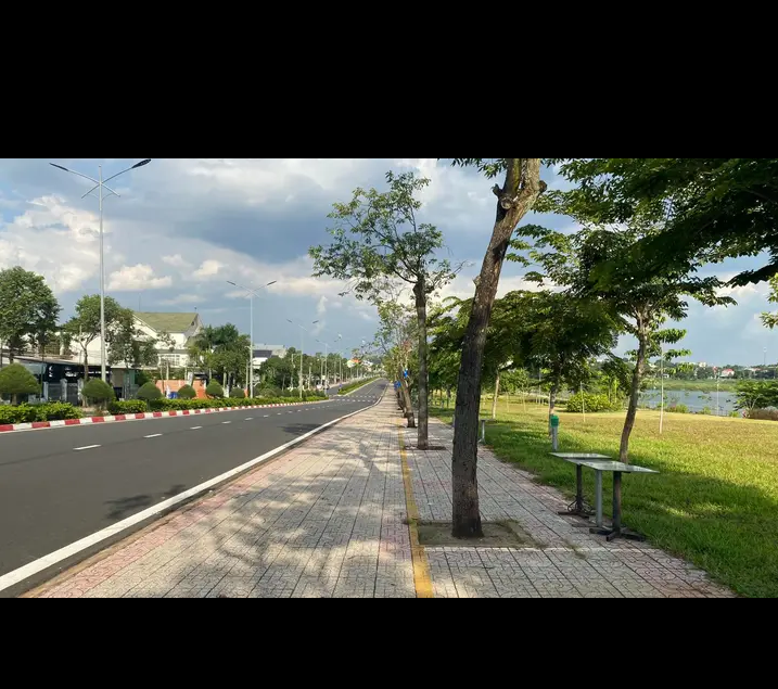Bán đất phường Tân Phú giá 4tỷ900 dt 6×26×100%tc