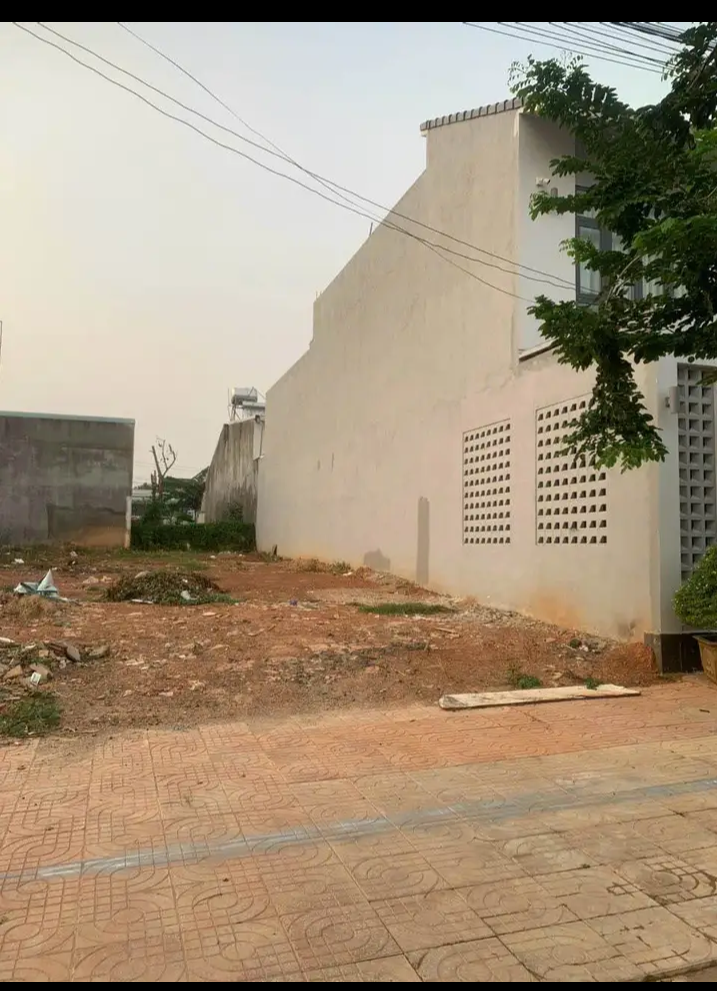 Bán đất phường Tân Phú giá 2tỷ3 dt 5,3×24×full tc