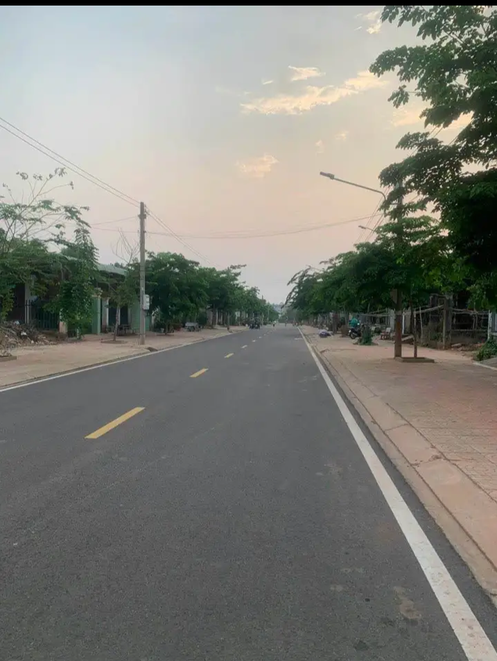 Bán đất phường Tân Phú giá 2tỷ3 dt 5,3×24×full tc