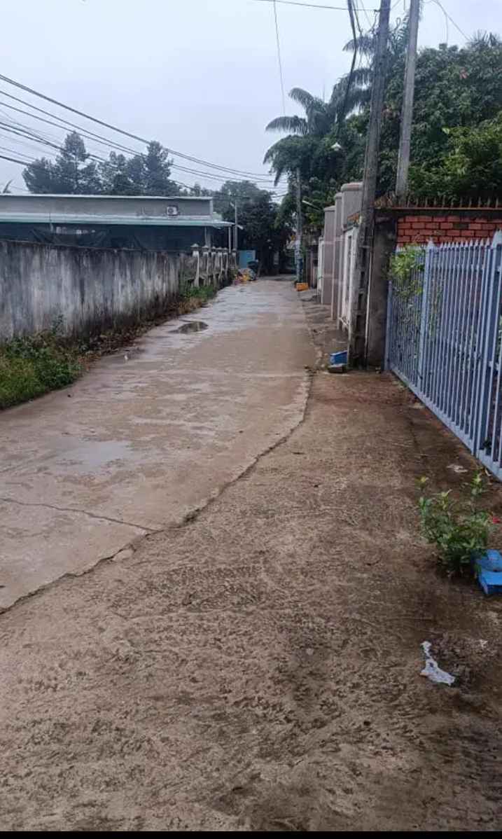 Bán đất phường Tân Xuân giá 1tỷ5 dt 5×33×40tc