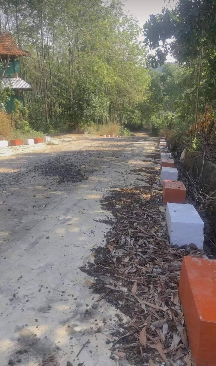 Bán đất phường Thác Mơ giá 450tr dt 5×50×50tc