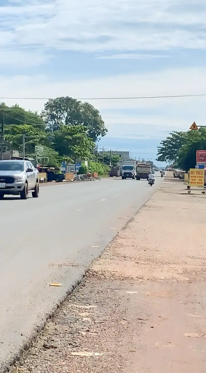 Bán đất xã Tân Thành giá 4tỷ4 dt 7×70×276m2 tc