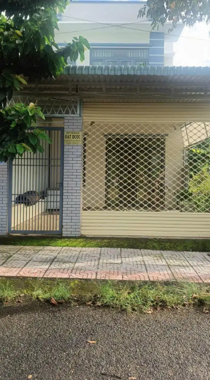 Bán nhà xã Thuận Phú giá 1tỷ9 dt 6×20×full tc