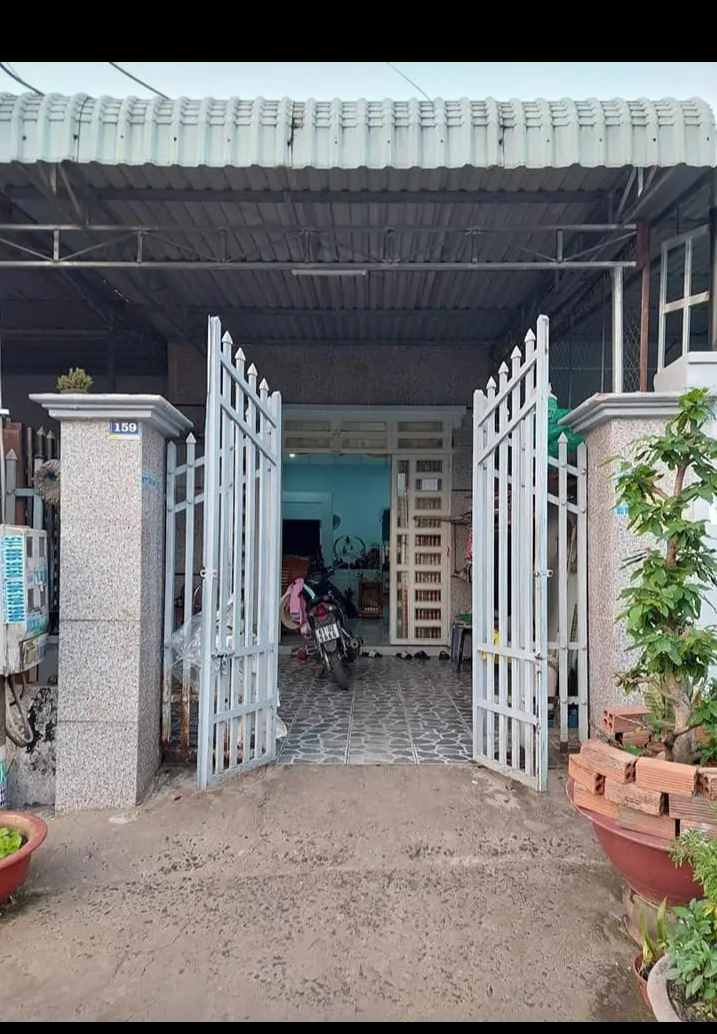 Bán nhà phường Tân Xuân giá 999tr dt 4×22×79m2 tc