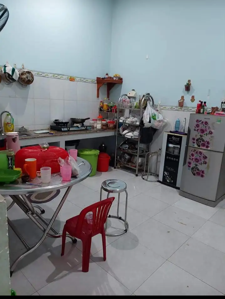 Bán nhà phường Tân Xuân giá 999tr dt 4×22×79m2 tc