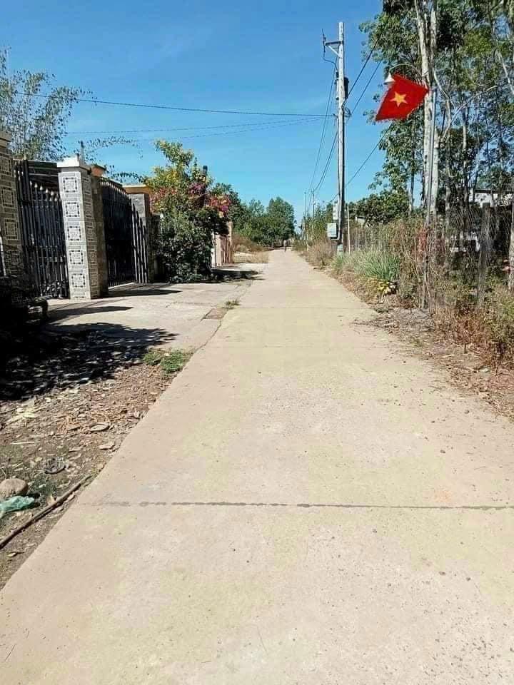 Bán nhà thị trấn Tân Khai giá 1ty2 dt 6*50*100tc