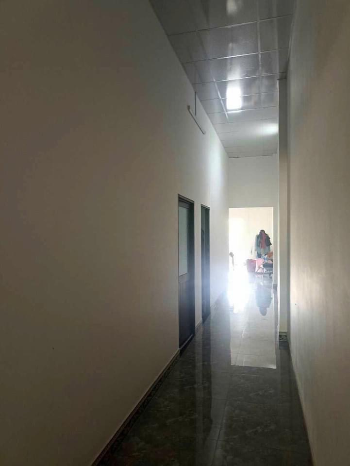 Bán nhà thị trấn Tân Khai giá 1ty2 dt 5*30*50tc