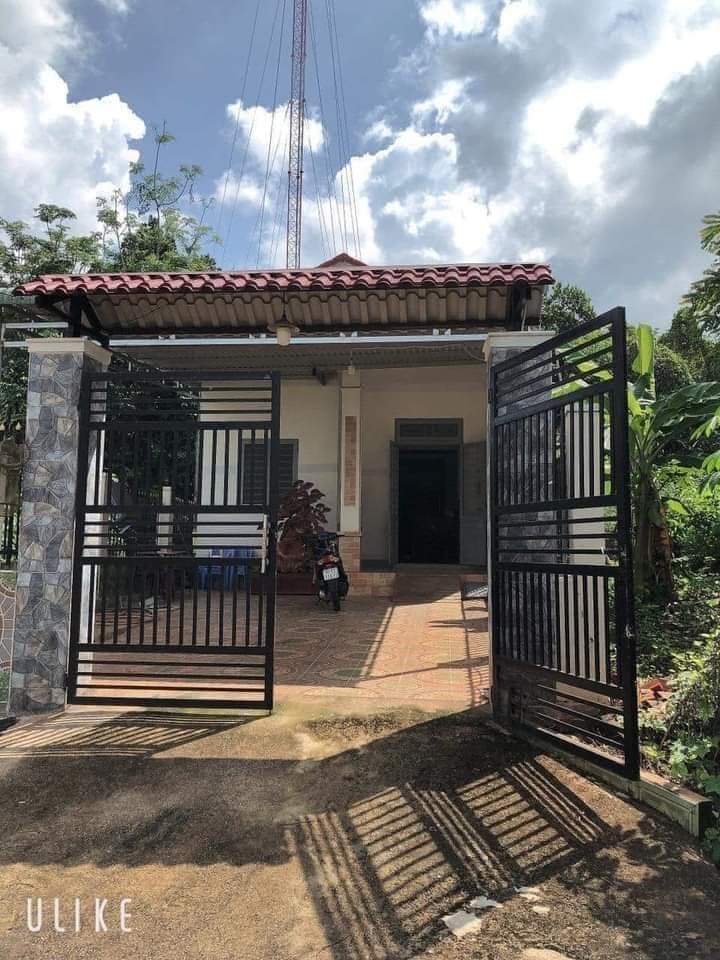 Bán nhà phường Phú Thịnh giá 1tỷ5 dt 6×27×50tc