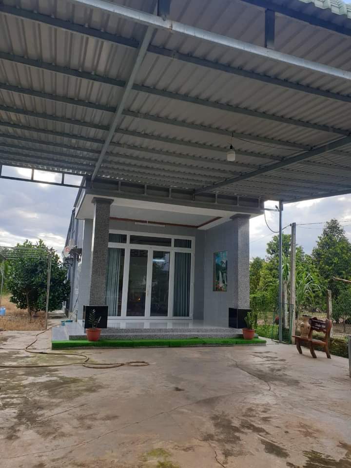 Bán nhà xã Tân Đông giá 900tr dt 5×20
