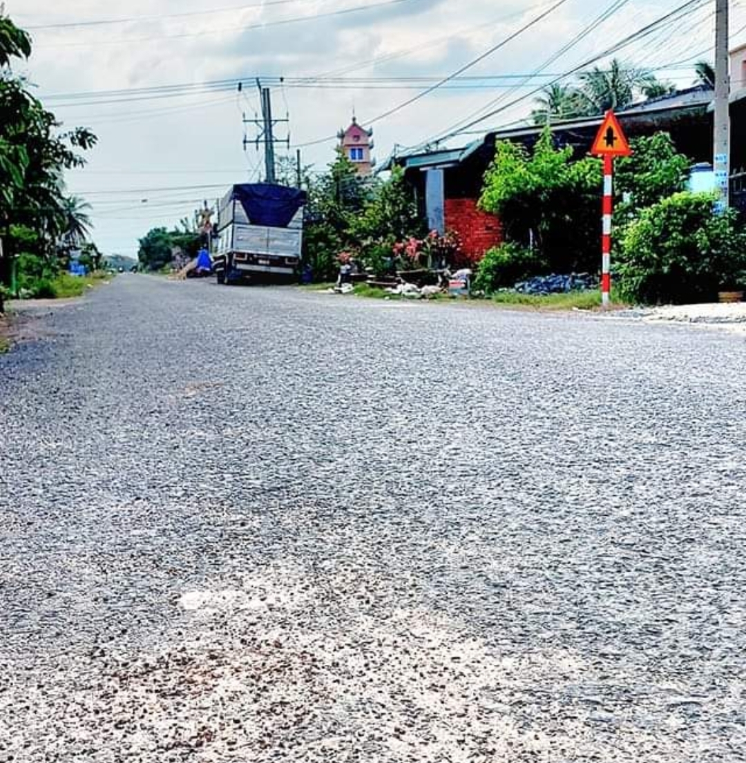 Bán đất xã Bàu Năng dt 6*27*60tc giá 200tr/m