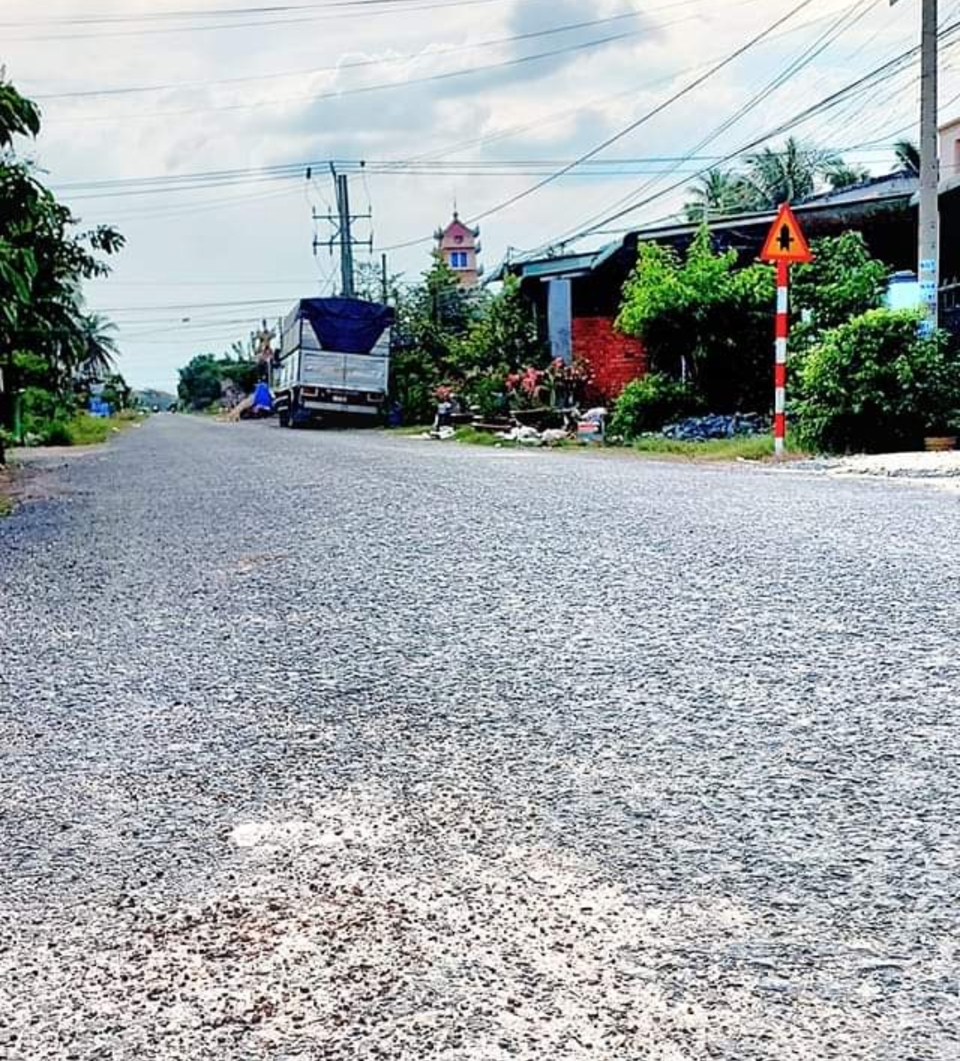 Bán đất xã Bàu Năng dt 6*27*60tc giá 200tr/m