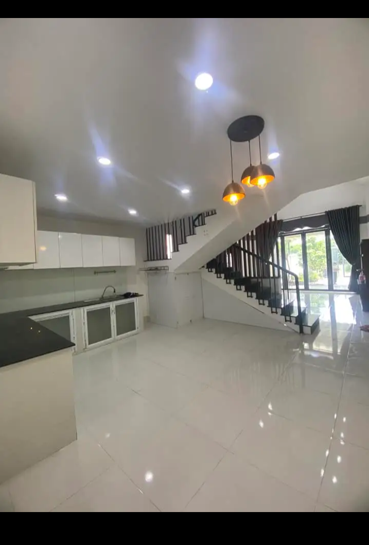 Bán nhà xã Bàu Năng giá 1tỷ250 dt 5×32×80m2 tc