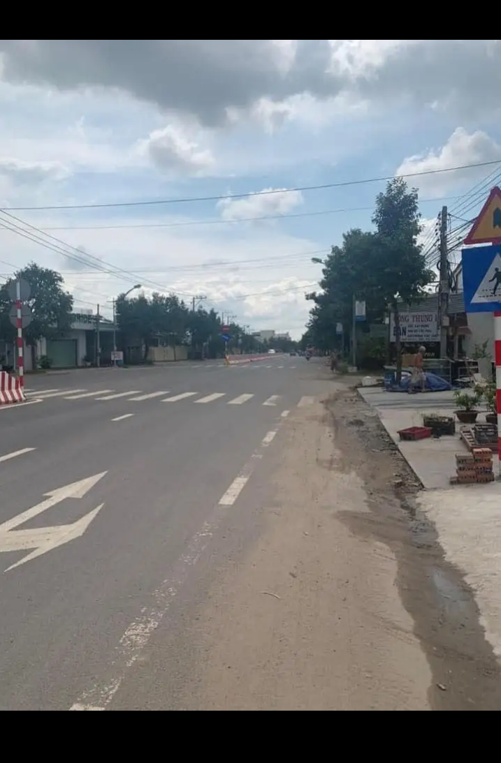 Bán đất xã Bàu Năng giá 540tr/m dt 6×33×100m2 tc