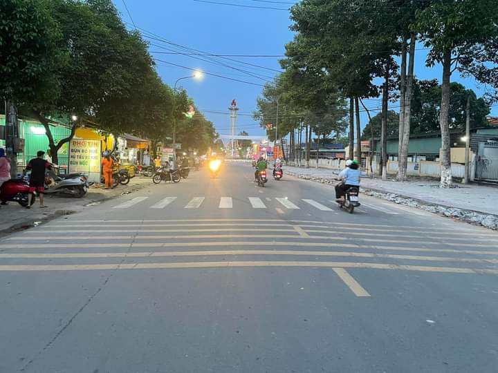 Bán đất khu phố 1 thị trấn Châu Thành giá 1 tỷ 400tr dt 8,1×20