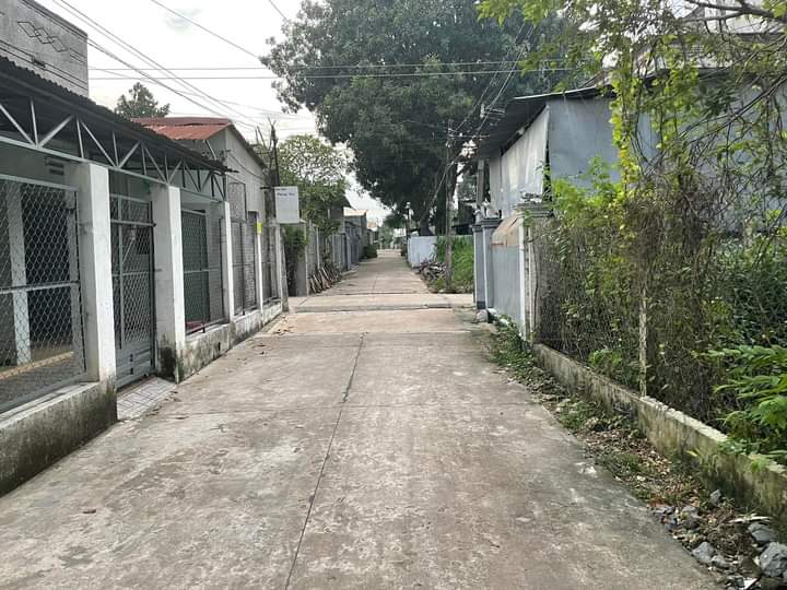 Bán đất khu phố 1 thị trấn Châu Thành giá 1 tỷ 400tr dt 8,1×20