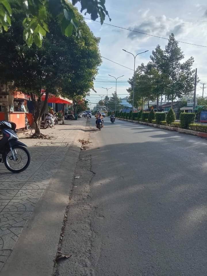 Bán đất thị trấn Tân Châu giá 14 tỷ 300tr dt 12×95×100tc