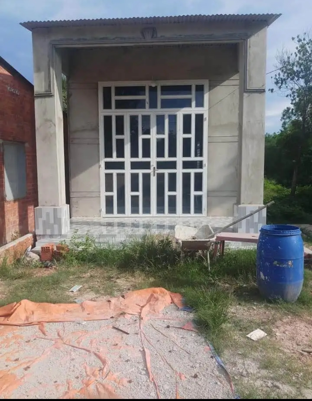 Bán đất xã Tân Phong dt 5*82*50tc giá 700tr