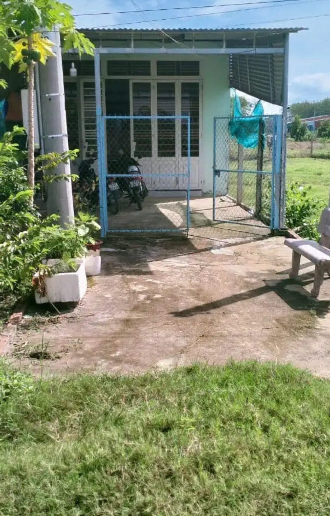 Bán đất xã Bàu Năng dt 10*38*100tc giá 120tr/m ngang