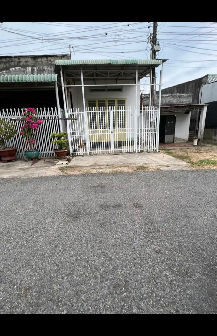Bán nhà xã Trường Hoà giá 850tr dt 4,3×17×full tc